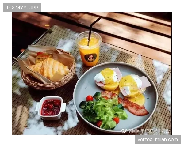 梁伟铿训练完直接打车去喝三百块一杯的咖啡? 梁伟铿训练完直接打车去喝三百块一杯的咖啡?